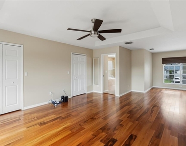 2226 Westbourne Drive - Photo Thumbnail 22