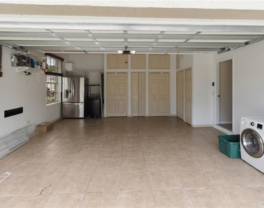 2226 Westbourne Drive - Photo Thumbnail 35
