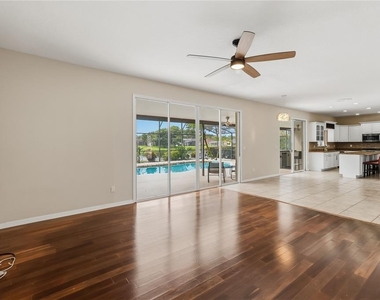 2226 Westbourne Drive - Photo Thumbnail 5