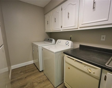512 Orange Drive - Photo Thumbnail 8
