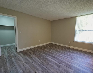 512 Orange Drive - Photo Thumbnail 13