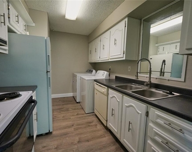 512 Orange Drive - Photo Thumbnail 6