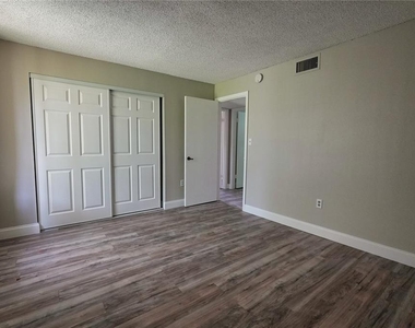 512 Orange Drive - Photo Thumbnail 10