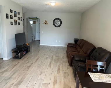 393 Evertree Loop - Photo Thumbnail 13