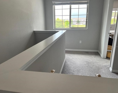 393 Evertree Loop - Photo Thumbnail 19
