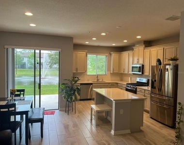 393 Evertree Loop - Photo Thumbnail 5