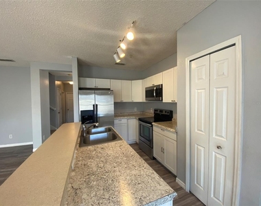2076 Cypress Bay Boulevard - Photo Thumbnail 8
