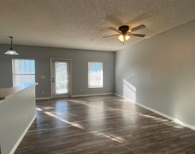 2076 Cypress Bay Boulevard - Photo Thumbnail 2