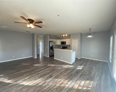 2076 Cypress Bay Boulevard - Photo Thumbnail 3