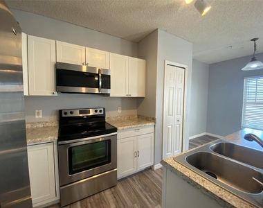 2076 Cypress Bay Boulevard - Photo Thumbnail 7