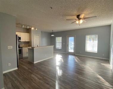 2076 Cypress Bay Boulevard - Photo Thumbnail 4