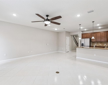 7260 Duxbury Ln - Photo Thumbnail 5