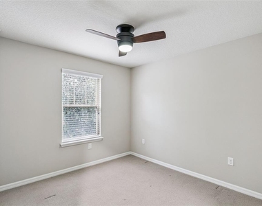 7260 Duxbury Ln - Photo Thumbnail 15