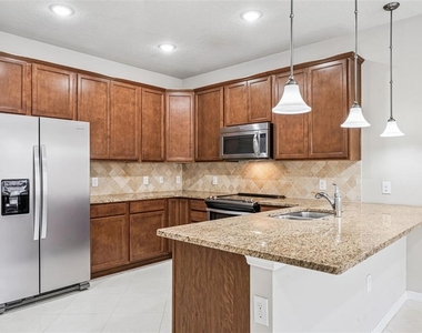 7260 Duxbury Ln - Photo Thumbnail 3