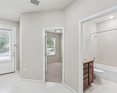 7260 Duxbury Ln - Photo Thumbnail 6