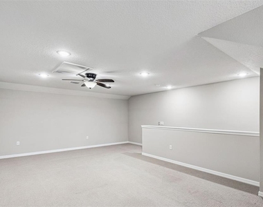 7260 Duxbury Ln - Photo Thumbnail 17