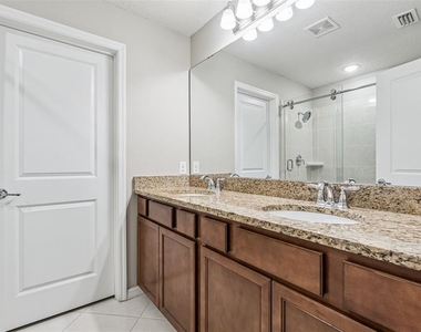 7260 Duxbury Ln - Photo Thumbnail 7