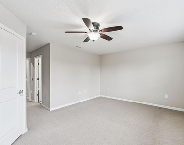 7260 Duxbury Ln - Photo Thumbnail 12