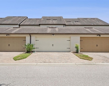7260 Duxbury Ln - Photo Thumbnail 20