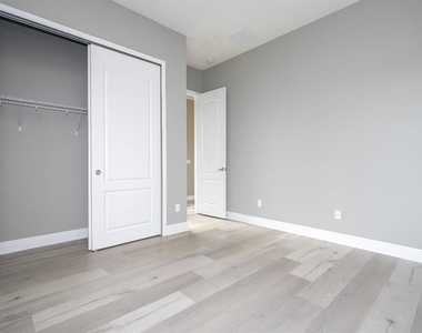 7573 Green Mountain Way - Photo Thumbnail 16