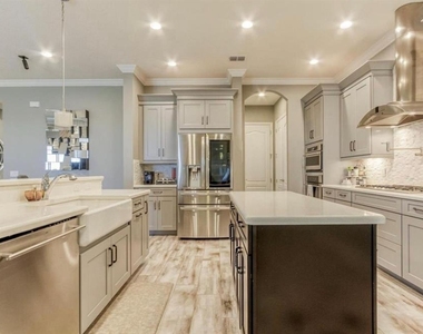 7573 Green Mountain Way - Photo Thumbnail 7