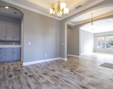 7573 Green Mountain Way - Photo Thumbnail 5