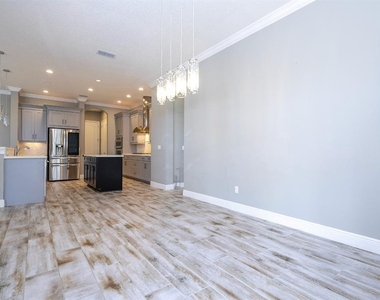 7573 Green Mountain Way - Photo Thumbnail 12