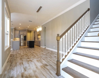 7573 Green Mountain Way - Photo Thumbnail 13