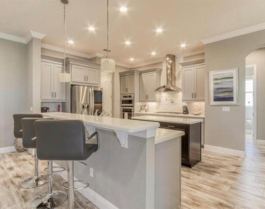 7573 Green Mountain Way - Photo Thumbnail 8