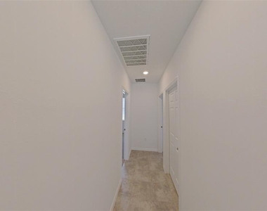 2404 White Tail Street - Photo Thumbnail 8