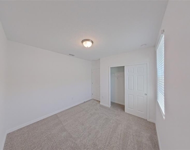 2404 White Tail Street - Photo Thumbnail 9