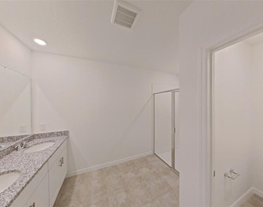 2404 White Tail Street - Photo Thumbnail 7
