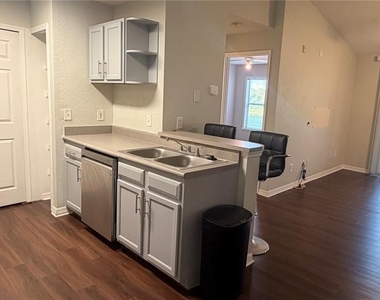8849 Latrec Avenue - Photo Thumbnail 6