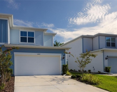4609 Sparkling Shell Avenue - Photo Thumbnail 8