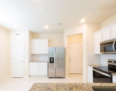 4609 Sparkling Shell Avenue - Photo Thumbnail 34