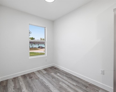 9275 Anita Avenue - Photo Thumbnail 10