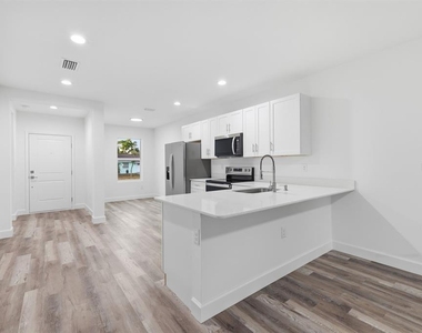 9275 Anita Avenue - Photo Thumbnail 4