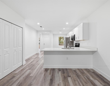 9275 Anita Avenue - Photo Thumbnail 5