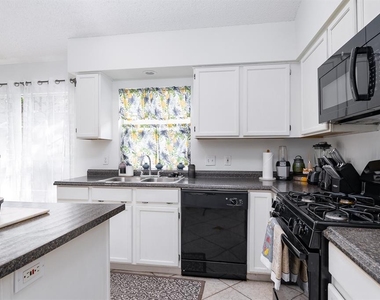 254 Oak Park Place - Photo Thumbnail 15