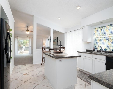 254 Oak Park Place - Photo Thumbnail 13