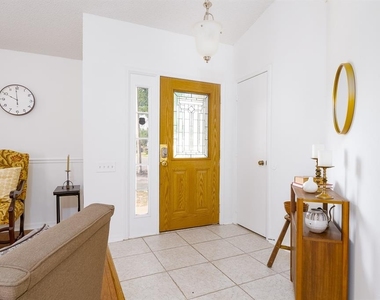 254 Oak Park Place - Photo Thumbnail 5