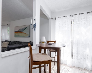 254 Oak Park Place - Photo Thumbnail 16