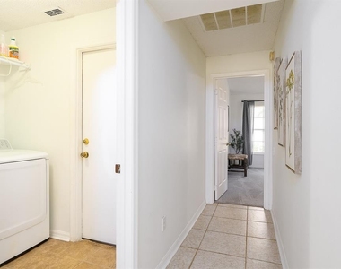 254 Oak Park Place - Photo Thumbnail 7
