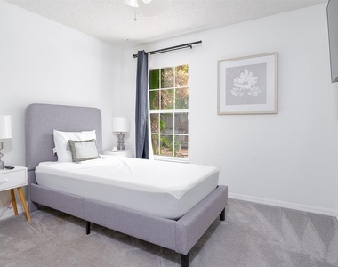 254 Oak Park Place - Photo Thumbnail 23