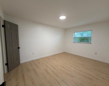 1407 Park Lake Street - Photo Thumbnail 5
