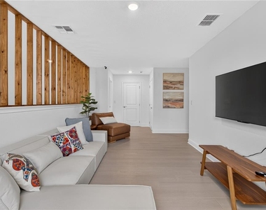2254 Lost Horizon Way - Photo Thumbnail 22
