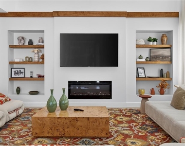 2254 Lost Horizon Way - Photo Thumbnail 5