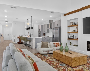 2254 Lost Horizon Way - Photo Thumbnail 8