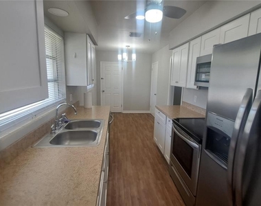 5329 Satel Drive - Photo Thumbnail 5