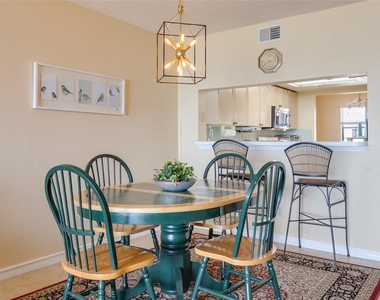 555 Harrison Avenue - Photo Thumbnail 5
